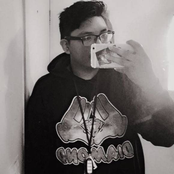 Meet your Posher, Diego - Picture 1 of 1